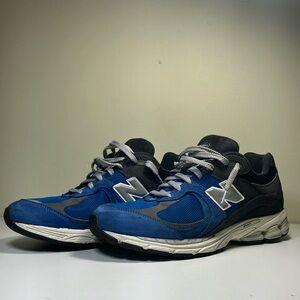 New Balance 2002r blue sneakers